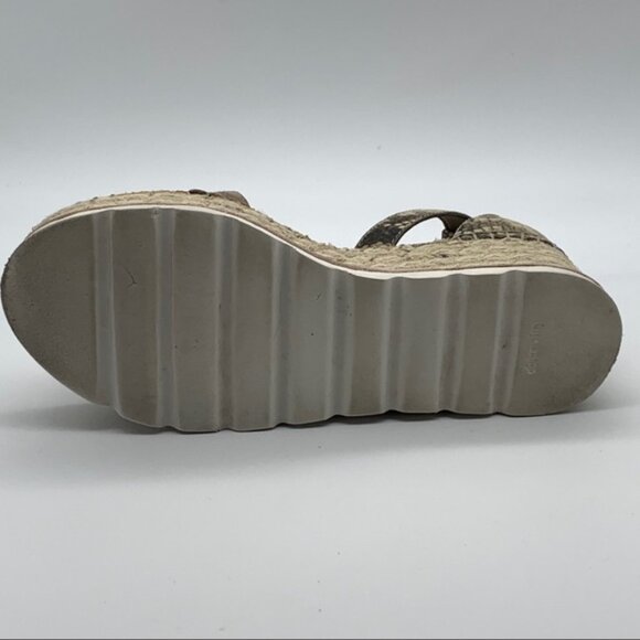 MAXSOLD Dolce Vita Women's Dolce Vita, Larita Sandal - Picture 8 of 13